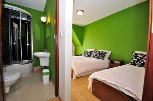 Bed & Breakfast Le?ny Dworek