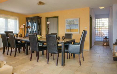 Dolphins Villa