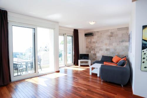 Apartment Status 5