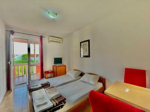 Hostal Vila L Budva