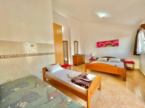 Hostal Vila L Budva