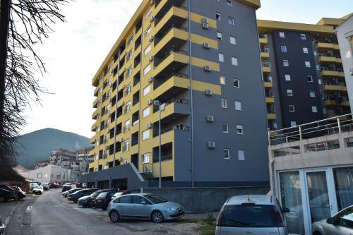 R Apartment