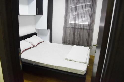 R Apartment