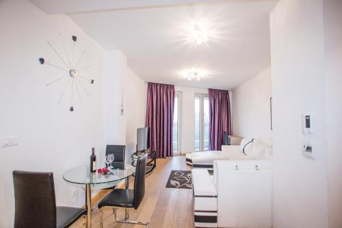 Apartment Status 6