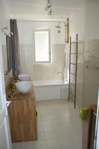 G�te L?oliveraie D?aniane 5 Personnes