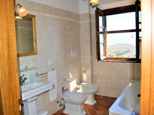 Ideal Apartment Near Asciano With 2 Shared Swimming Pools
