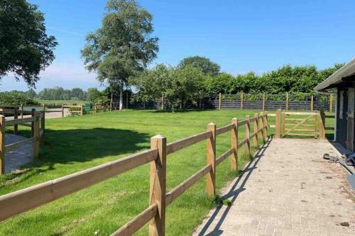 Luxe Apartement - Great Stay On The Farm