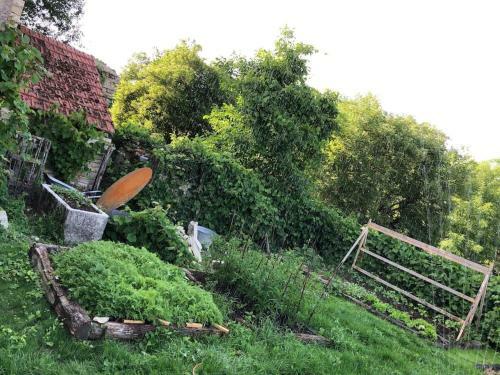 Maison Au Bord de L?eau D?un C�ramiste