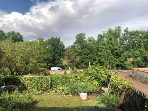 Maison Au Bord de L?eau D?un C�ramiste