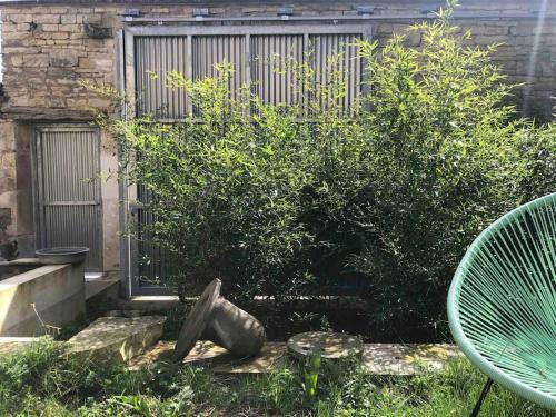 Maison Au Bord de L?eau D?un C�ramiste