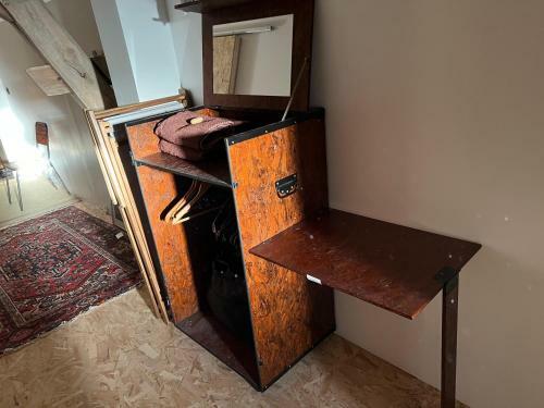 Maison Au Bord de L?eau D?un C�ramiste