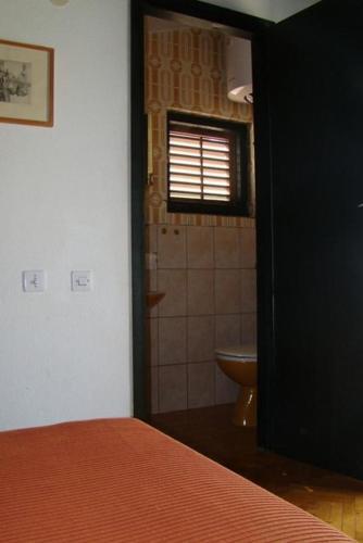 Apartments By The Sea Brela, Makarska - 16950