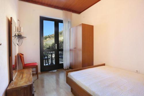 Apartments With A Parking Space Brela, Makarska - 18495