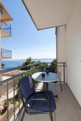 Apartments By The Sea Brela, Makarska - 19205
