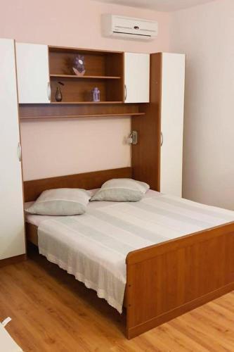 Apartments By The Sea Brela, Makarska - 18356