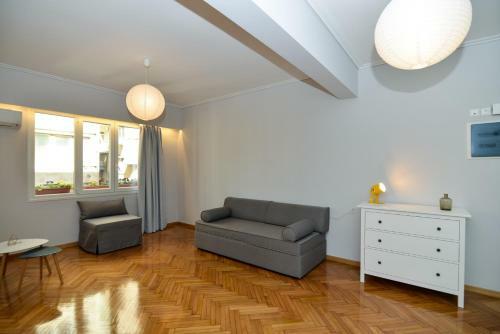 Athens' Heart Syntagma Metro Apartment