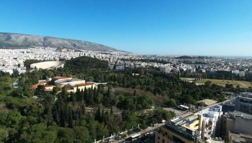 Athens' Heart Syntagma Metro Apartment