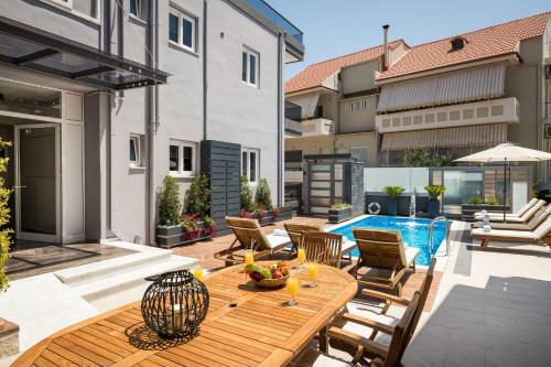 Sun Ray Luxury Apartments