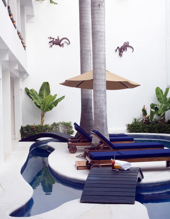 El Hotelito
