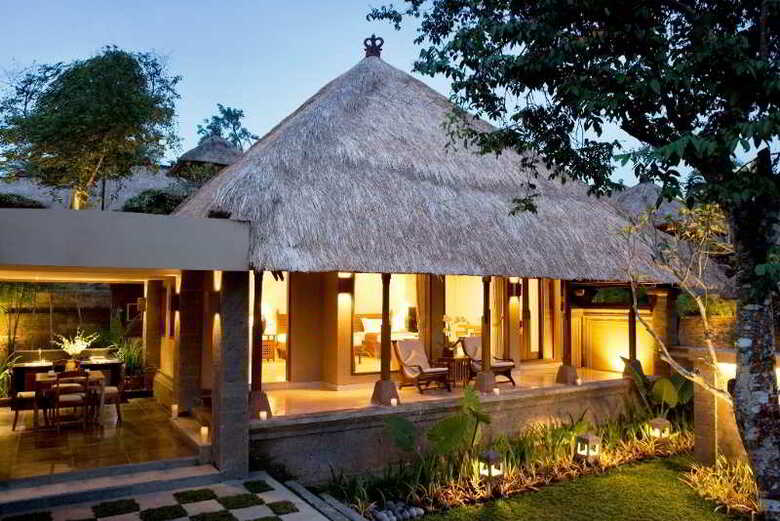Hotel Kamandalu Resort & Spa