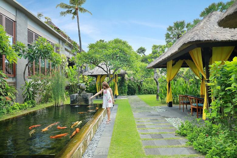 Legian Beach Hotel