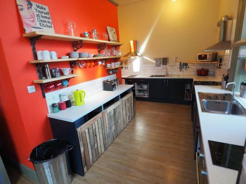 Willy Wallace Hostel Ltd