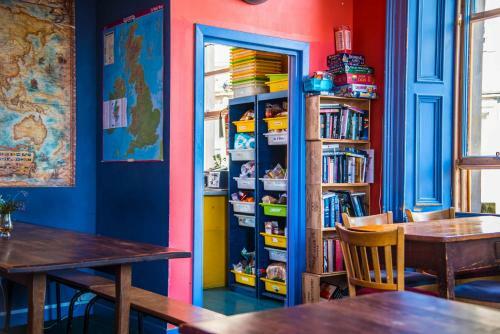 Willy Wallace Hostel Ltd