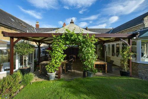 Hostal Bridgehouse