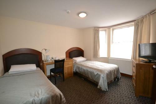 Hostal Airport Guest House