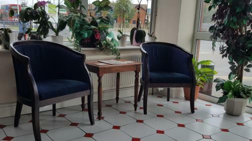 Hostal Airport Guest House
