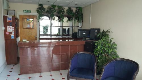 Hostal Airport Guest House