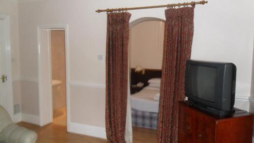 Skyways Hotel