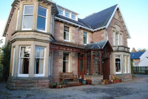 Hostal Chrialdon House