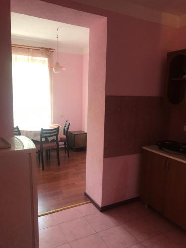 Apartment On Lakoba
