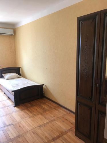 Apartment On Lakoba