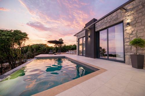Luxury Modern Villa Perla