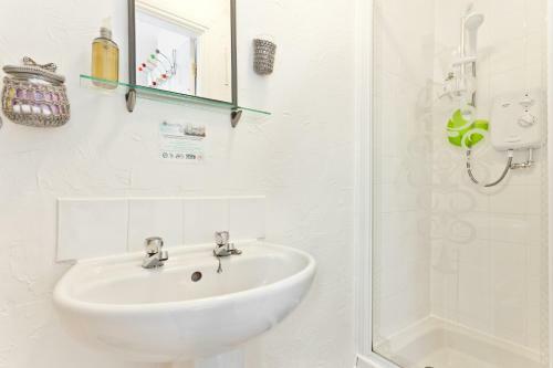 Hostal Lyndhurst Guest House
