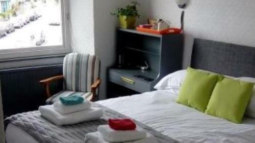 Hostal Lyndhurst Guest House