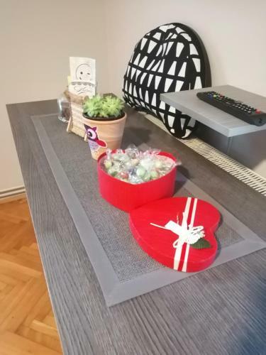 Apartman Red Wall