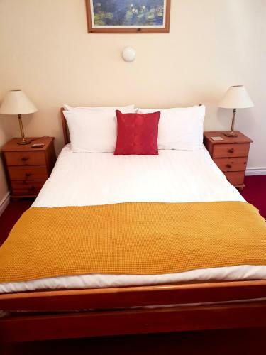 Bed & Breakfast Pond House