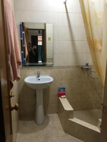 Hostal Nadezhda Guest House