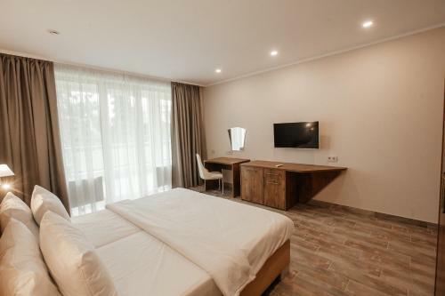 Amza Park Hotel