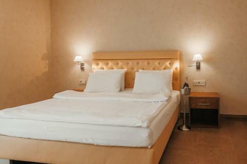 Amza Park Hotel