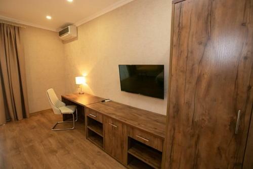 Amza Park Hotel