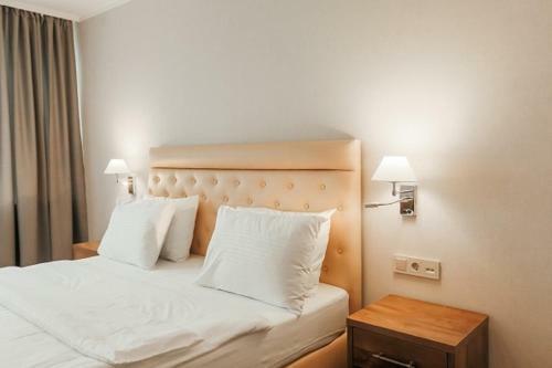 Amza Park Hotel
