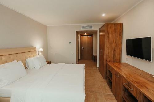 Amza Park Hotel