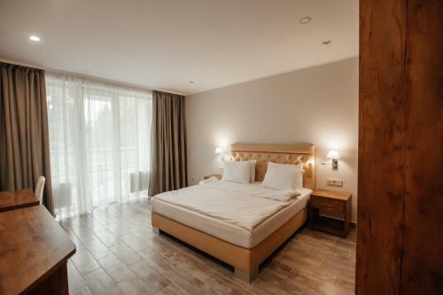 Amza Park Hotel