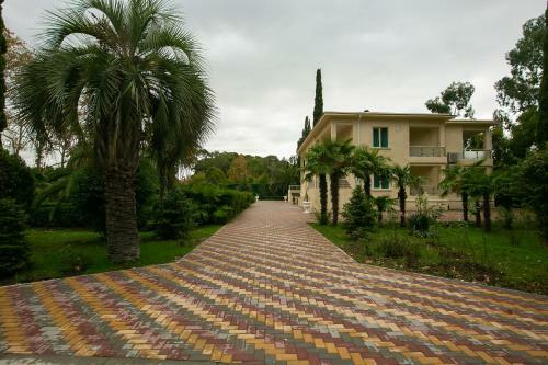 Amza Park Hotel