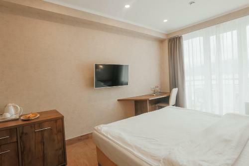 Amza Park Hotel