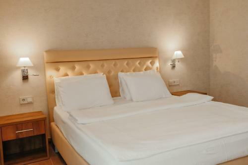 Amza Park Hotel